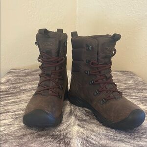 KEEN Woman’s Brown Hiking Boots- NWT